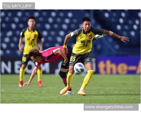 大阪樱花与广岛队激战正酣比赛结果揭晓精彩瞬间回顾